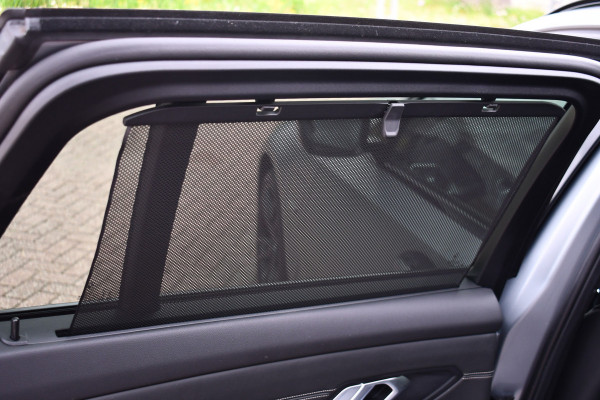 BMW 3 Serie Touring 330e xDrive M-Sport Pro Frozen-Grey Pano Trekh El-zetel HUD Merino-leder 19inch Adp-onderstel