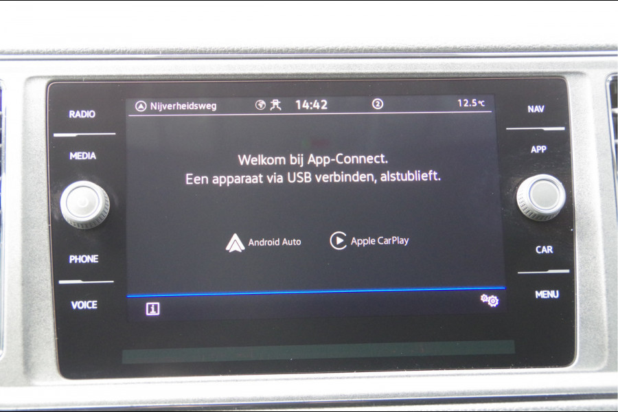 Volkswagen Crafter 35 2.0 TDI L3H3(L2H2) BLACK EDITION! AUT. LED, TREKHAAK, BETIMMERING, STOELVERWARMING, GEVEERDE ERGO COMFORT STOEL, CAMERA, NAVI