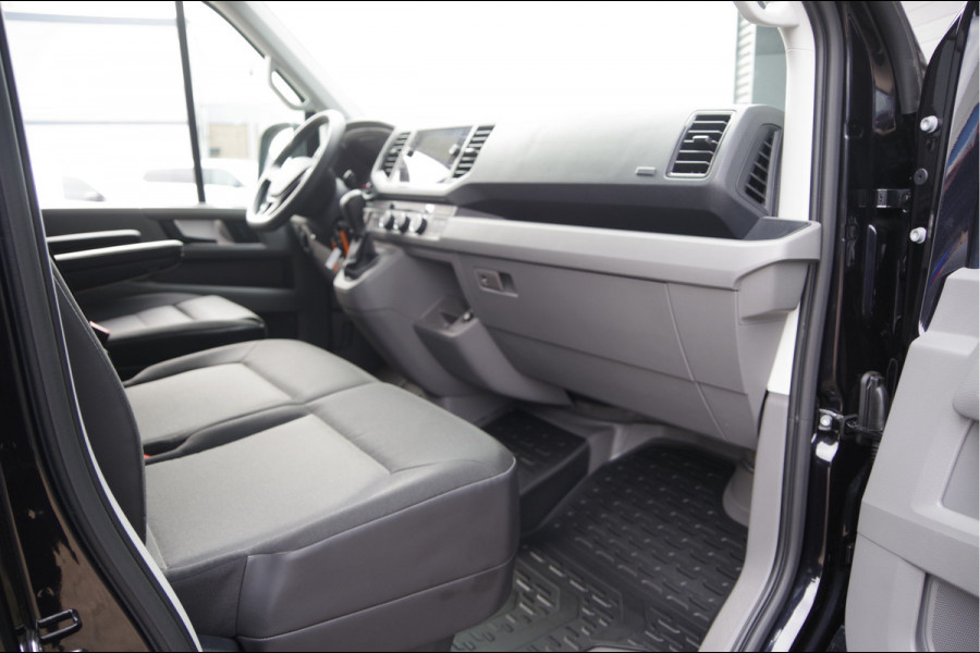 Volkswagen Crafter 35 2.0 TDI L3H3(L2H2) BLACK EDITION! AUT. LED, TREKHAAK, BETIMMERING, STOELVERWARMING, GEVEERDE ERGO COMFORT STOEL, CAMERA, NAVI
