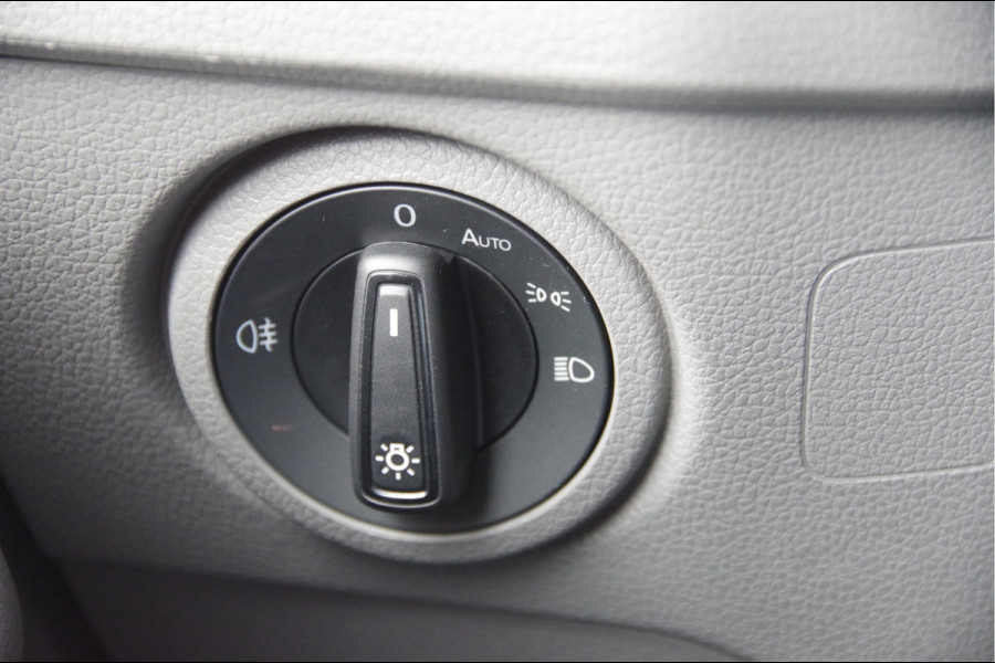 Volkswagen Crafter 35 2.0 TDI L3H3(L2H2) BLACK EDITION! AUT. LED, TREKHAAK, BETIMMERING, STOELVERWARMING, GEVEERDE ERGO COMFORT STOEL, CAMERA, NAVI