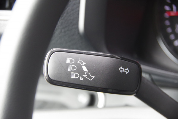 Volkswagen Crafter 35 2.0 TDI L3H3(L2H2) BLACK EDITION! AUT. LED, TREKHAAK, BETIMMERING, STOELVERWARMING, GEVEERDE ERGO COMFORT STOEL, CAMERA, NAVI
