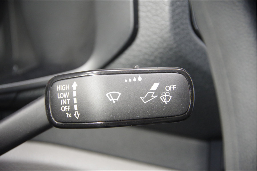 Volkswagen Crafter 35 2.0 TDI L3H3(L2H2) BLACK EDITION! AUT. LED, TREKHAAK, BETIMMERING, STOELVERWARMING, GEVEERDE ERGO COMFORT STOEL, CAMERA, NAVI