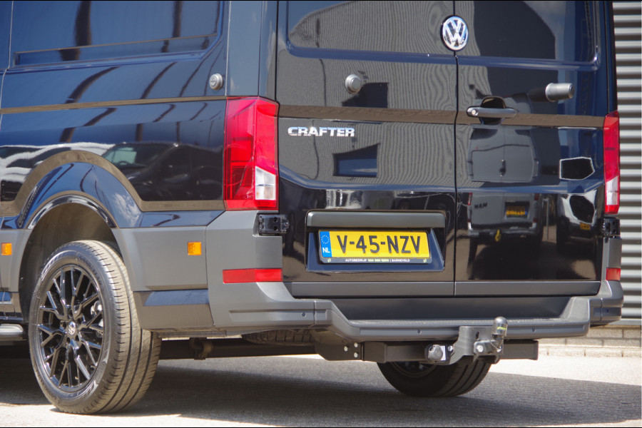 Volkswagen Crafter 35 2.0 TDI L3H3(L2H2) BLACK EDITION! AUT. LED, TREKHAAK, BETIMMERING, STOELVERWARMING, GEVEERDE ERGO COMFORT STOEL, CAMERA, NAVI