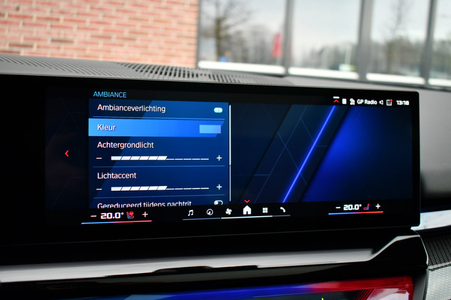 BMW M5 Touring | Kreidegrau Ind. | Ultimate Pack | Keramisch | Pano | Trekh | B&W | DA+