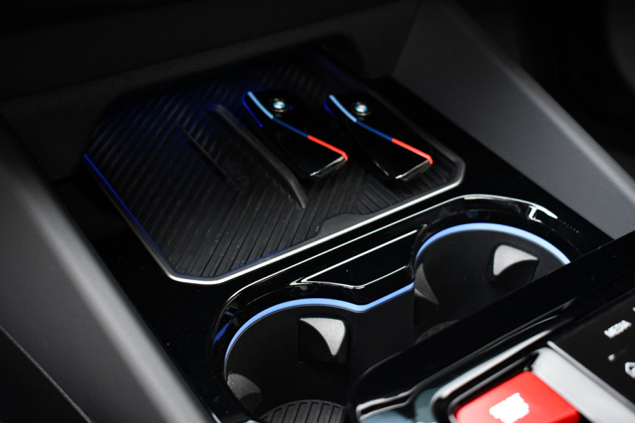 BMW M5 Touring | Kreidegrau Ind. | Ultimate Pack | Keramisch | Pano | Trekh | B&W | DA+