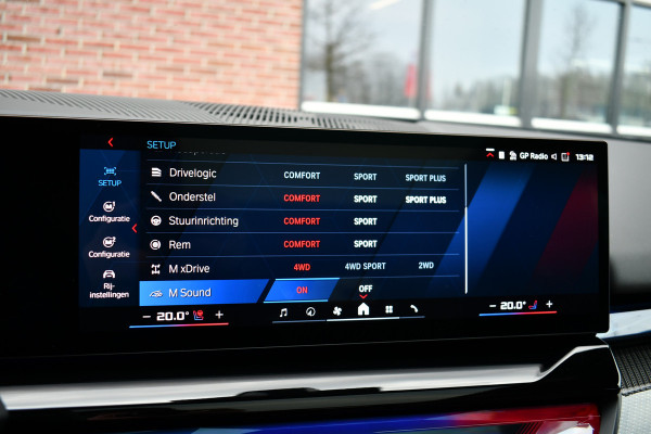 BMW M5 Touring | Kreidegrau Ind. | Ultimate Pack | Keramisch | Pano | Trekh | B&W | DA+