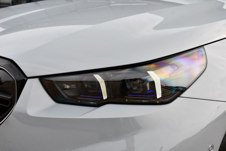BMW M5 Touring | Kreidegrau Ind. | Ultimate Pack | Keramisch | Pano | Trekh | B&W | DA+