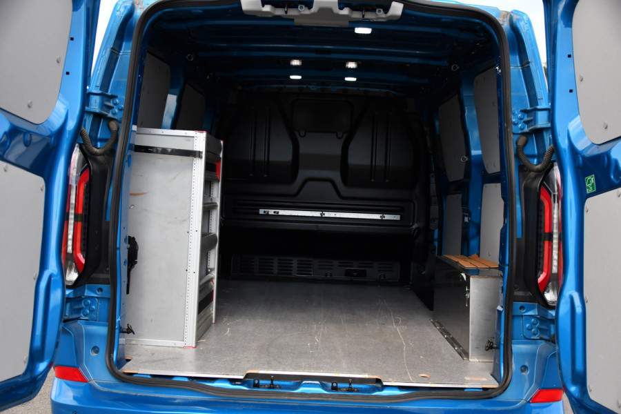 Ford Transit Custom 300 2.0 TDCI L1H1 Sport Camera, Cruise, Carplay, Virtual, 170pk, Stoelverwarming, Automaat, LED, Multimedia, Sensoren, Uniek!