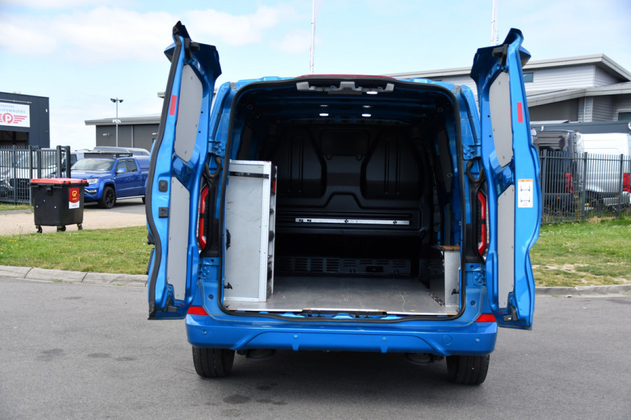 Ford Transit Custom 300 2.0 TDCI L1H1 Sport Camera, Cruise, Carplay, Virtual, 170pk, Stoelverwarming, Automaat, LED, Multimedia, Sensoren, Uniek!