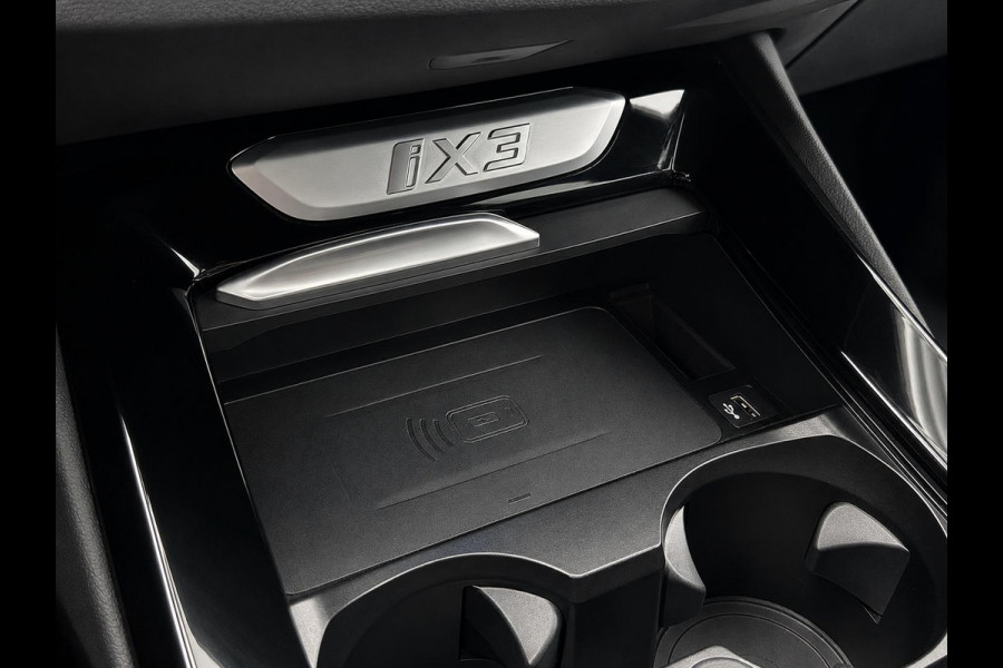 BMW iX3 High Executive M Sport 80 kWh Panoramadak Driving Adaptive Cryuise Control Leder Assistant Professional Camera Adaptief LED Shadow Line Stoelverwarming