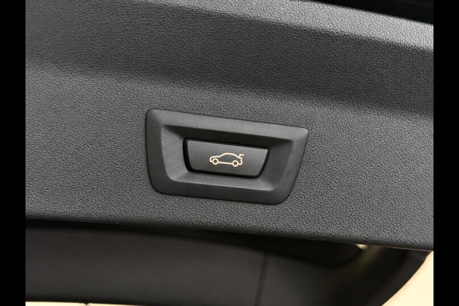 BMW iX3 High Executive M Sport 80 kWh Panoramadak Driving Adaptive Cryuise Control Leder Assistant Professional Camera Adaptief LED Shadow Line Stoelverwarming