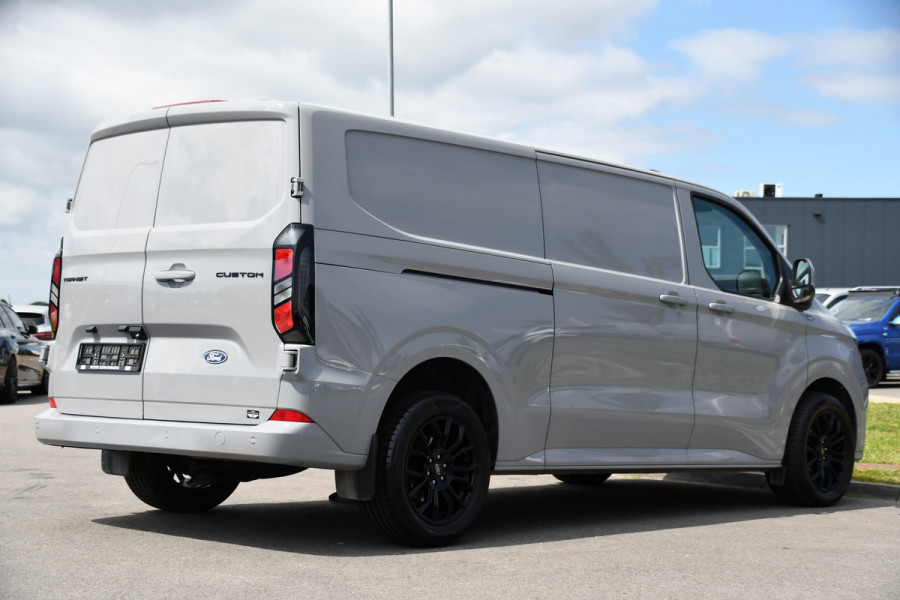 Ford Transit Custom 300 2.0 TDCI L2H1 Limited Camera, Cruise, Carplay, Virtual, 136pk, Stoelverwarming, Automaat, LED, Multimedia, Sensoren, Uniek!