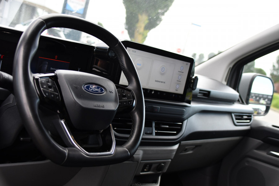 Ford Transit Custom 300 2.0 TDCI L2H1 Limited Camera, Cruise, Carplay, Virtual, 136pk, Stoelverwarming, Automaat, LED, Multimedia, Sensoren, Uniek!