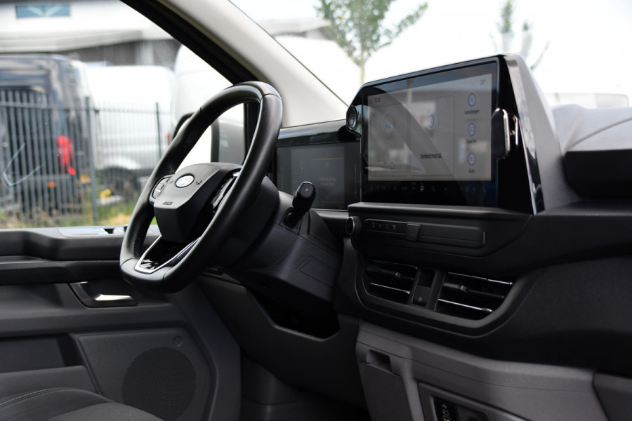 Ford Transit Custom 300 2.0 TDCI L2H1 Limited Camera, Cruise, Carplay, Virtual, 136pk, Stoelverwarming, Automaat, LED, Multimedia, Sensoren, Uniek!