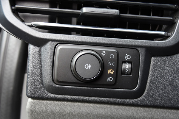 Ford Transit Custom 300 2.0 TDCI L2H1 Limited Camera, Cruise, Carplay, Virtual, 136pk, Stoelverwarming, Automaat, LED, Multimedia, Sensoren, Uniek!