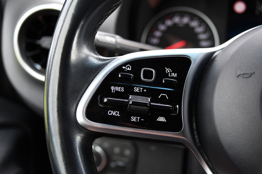 Mercedes-Benz Sprinter 314 2.2 CDI L2H2 Black Edition Full Options! Adaptieve Cruise, Camera, LED, Memory, Standkachel, Stoelverwarming, Trekhaak, Voorruit verwarming, Carplay, 10,5'' Mbux, Uniek!