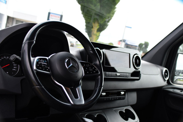 Mercedes-Benz Sprinter 314 2.2 CDI L2H2 Black Edition Full Options! Adaptieve Cruise, Camera, LED, Memory, Standkachel, Stoelverwarming, Trekhaak, Voorruit verwarming, Carplay, 10,5'' Mbux, Uniek!