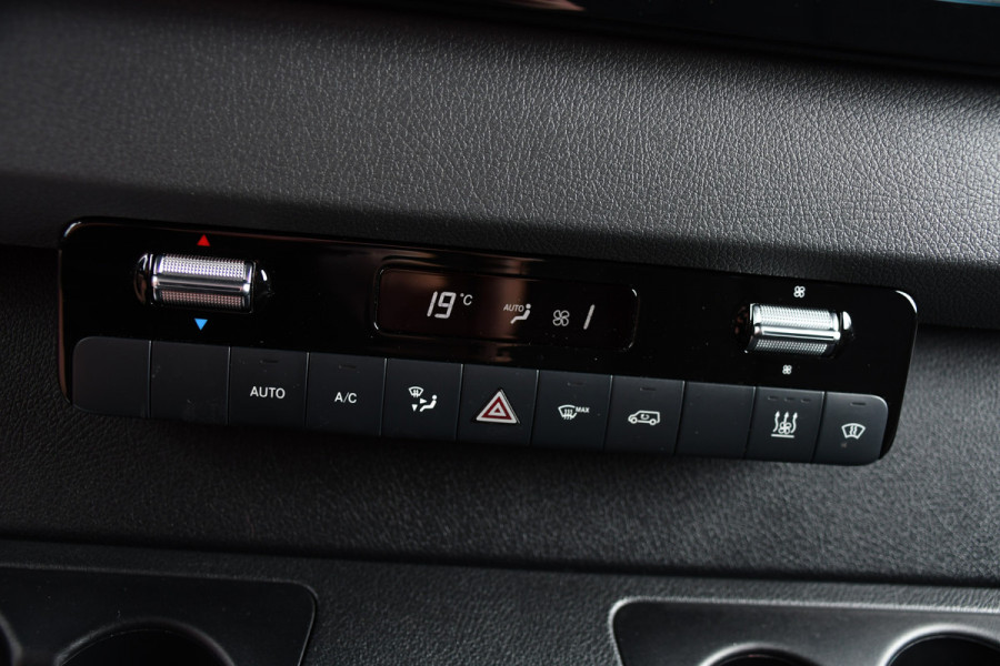 Mercedes-Benz Sprinter 314 2.2 CDI L2H2 Black Edition Full Options! Adaptieve Cruise, Camera, LED, Memory, Standkachel, Stoelverwarming, Trekhaak, Voorruit verwarming, Carplay, 10,5'' Mbux, Uniek!