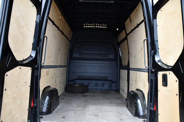 Mercedes-Benz Sprinter 314 2.2 CDI L2H2 Black Edition Full Options! Adaptieve Cruise, Camera, LED, Memory, Standkachel, Stoelverwarming, Trekhaak, Voorruit verwarming, Carplay, 10,5'' Mbux, Uniek!