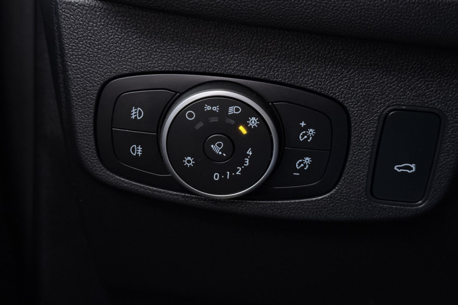 Ford FOCUS Wagon 1.0 EcoBoost Hybrid Titanium X Business (STUUR-/STOELVERWARMING, TREKHAAK, CAMERA, NAVI, DIGITALE COCKPIT)