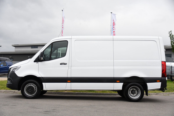 Mercedes-Benz Sprinter 519 V6 3.0 CDI L2H1 PB Edition Camera, Cruise, Carplay, 3500kg Trekhaak, LED, Mbux, Geveerde Stoel, Uniek! 319