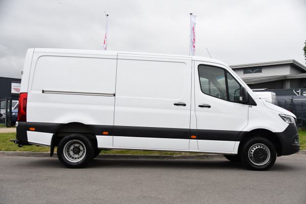 Mercedes-Benz Sprinter 519 V6 3.0 CDI L2H1 PB Edition Camera, Cruise, Carplay, 3500kg Trekhaak, LED, Mbux, Geveerde Stoel, Uniek! 319