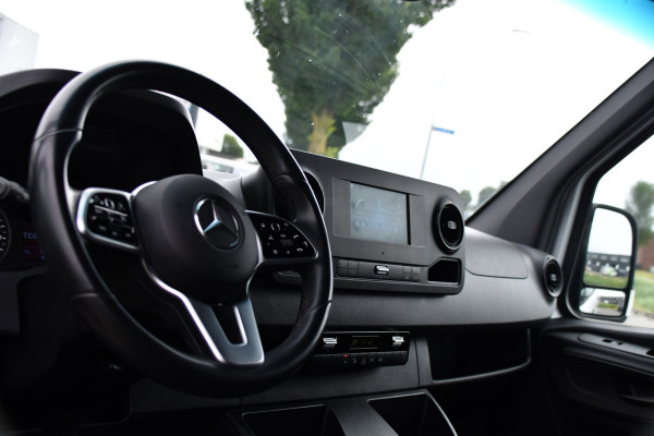 Mercedes-Benz Sprinter 519 V6 3.0 CDI L2H1 PB Edition Camera, Cruise, Carplay, 3500kg Trekhaak, LED, Mbux, Geveerde Stoel, Uniek! 319