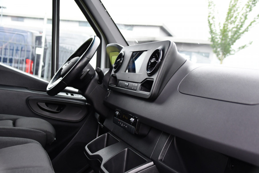 Mercedes-Benz Sprinter 519 V6 3.0 CDI L2H1 PB Edition Camera, Cruise, Carplay, 3500kg Trekhaak, LED, Mbux, Geveerde Stoel, Uniek! 319