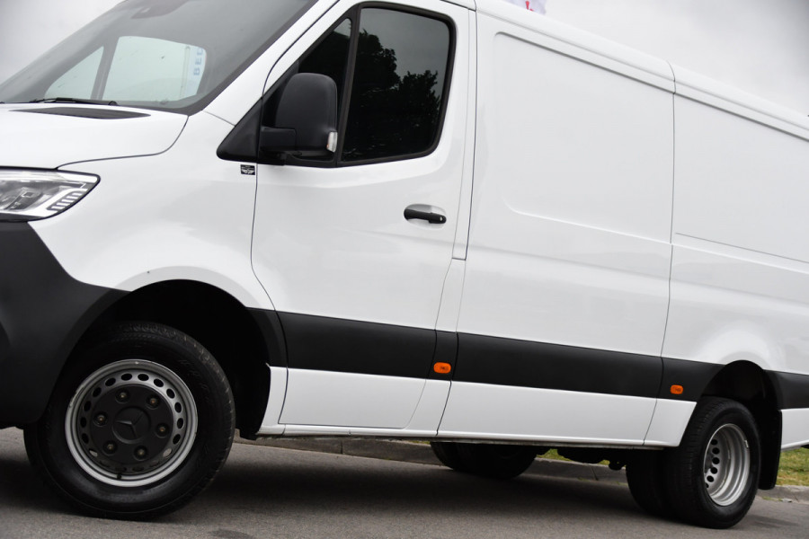 Mercedes-Benz Sprinter 519 V6 3.0 CDI L2H1 PB Edition Camera, Cruise, Carplay, 3500kg Trekhaak, LED, Mbux, Geveerde Stoel, Uniek! 319