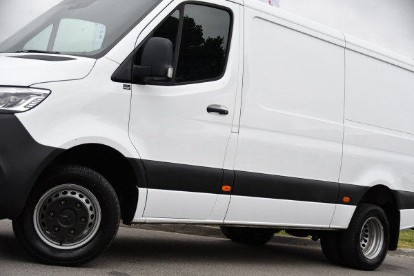 Mercedes-Benz Sprinter 519 V6 3.0 CDI L2H1 PB Edition Camera, Cruise, Carplay, 3500kg Trekhaak, LED, Mbux, Geveerde Stoel, Uniek! 319