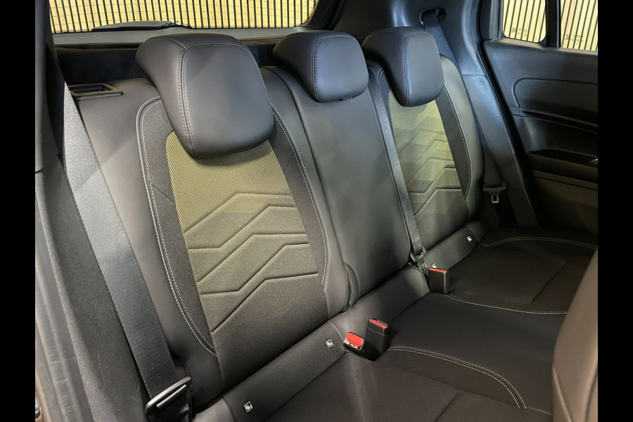 Jeep Avenger 54 kWh|95% SOH|BLACK EDITION|ELEK.A-KLEP|ACC|CAMERA|CARPLAY|ANDROID AUTO|STOELVERW.|PDC V+A|LMV|NAP|NL-AUTO|INCL.BTW|