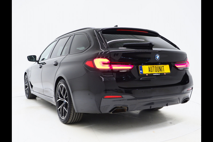 BMW 5 Serie Touring 530e M Sport Shadow Line | Panoramadak | Leder | LaserLED | HUD | Keyless | Sfeerlicht | Camera | Dodehoek