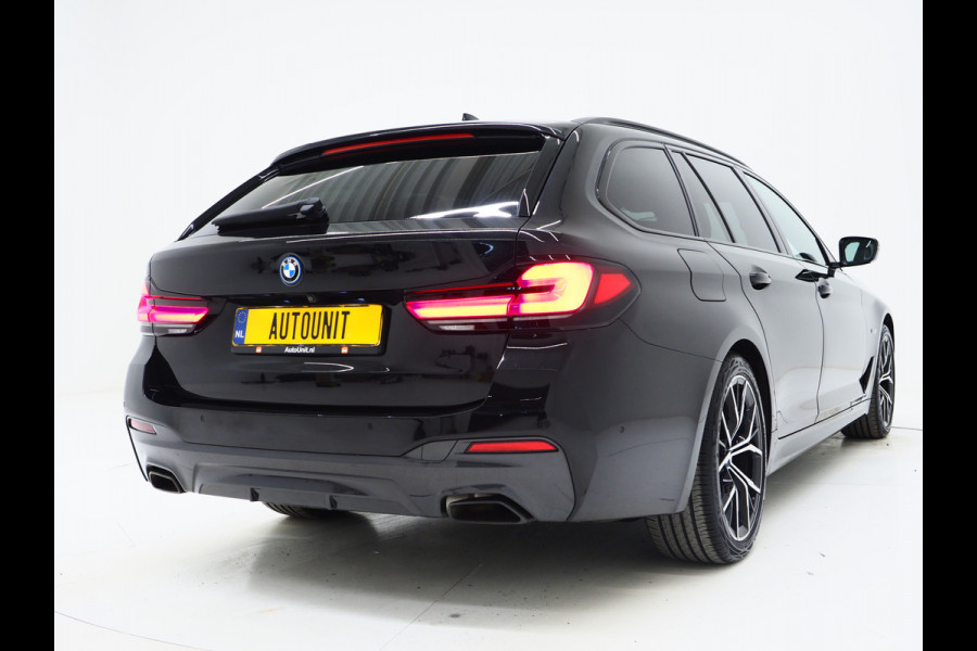 BMW 5 Serie Touring 530e M Sport Shadow Line | Panoramadak | Leder | LaserLED | HUD | Keyless | Sfeerlicht | Camera | Dodehoek