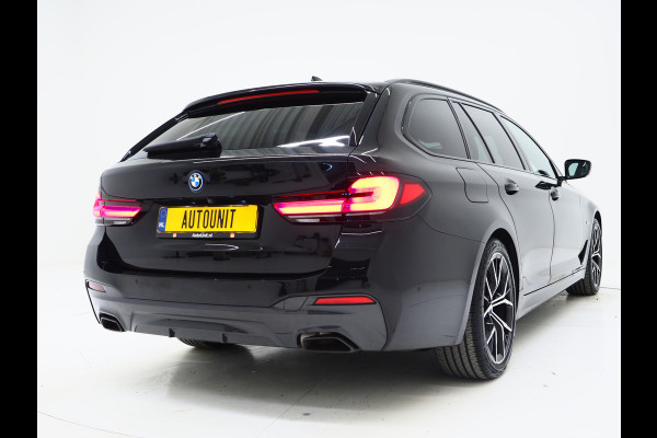 BMW 5 Serie Touring 530e M Sport Shadow Line | Panoramadak | Leder | LaserLED | HUD | Keyless | Sfeerlicht | Camera | Dodehoek