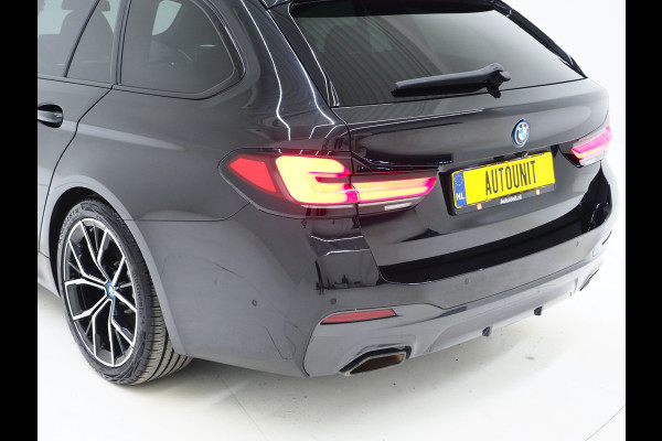 BMW 5 Serie Touring 530e M Sport Shadow Line | Panoramadak | Leder | LaserLED | HUD | Keyless | Sfeerlicht | Camera | Dodehoek