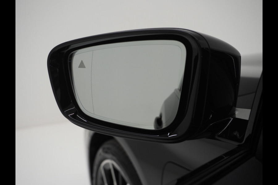 BMW 5 Serie Touring 530e M Sport Shadow Line | Panoramadak | Leder | LaserLED | HUD | Keyless | Sfeerlicht | Camera | Dodehoek