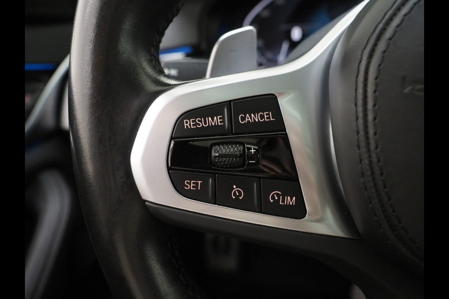 BMW 5 Serie Touring 530e M Sport Shadow Line | Panoramadak | Leder | LaserLED | HUD | Keyless | Sfeerlicht | Camera | Dodehoek