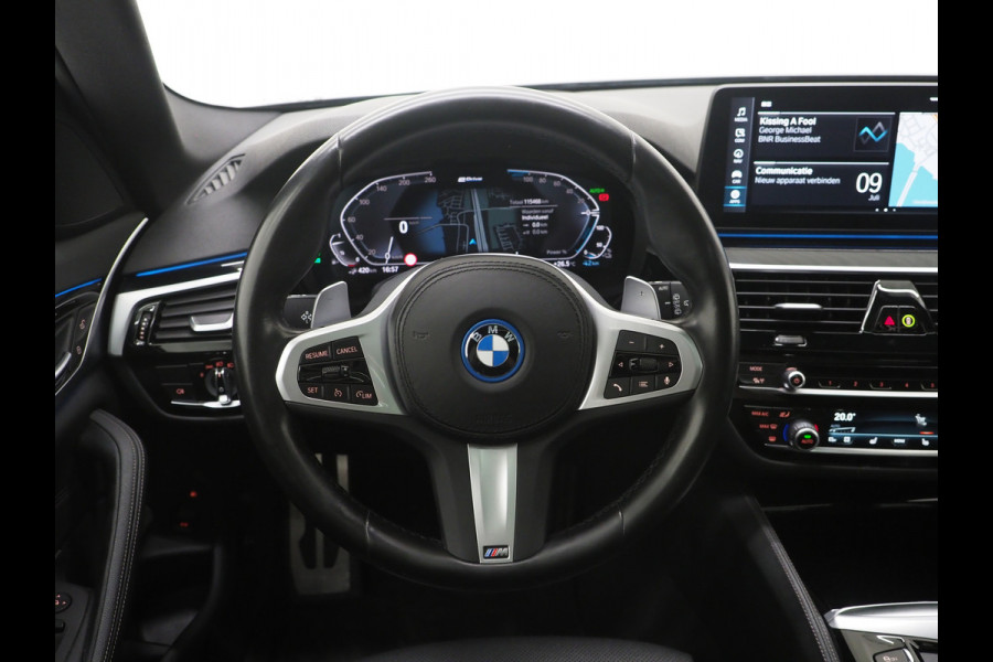 BMW 5 Serie Touring 530e M Sport Shadow Line | Panoramadak | Leder | LaserLED | HUD | Keyless | Sfeerlicht | Camera | Dodehoek