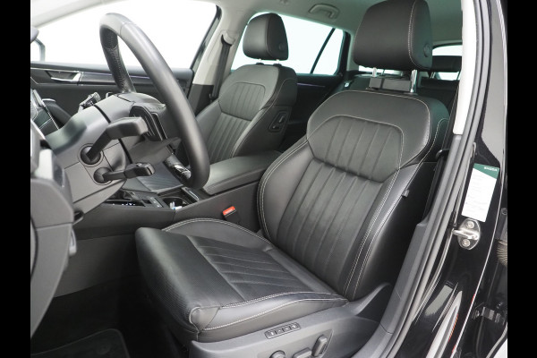 Škoda Superb Combi 1.4 TSI iV Style | Leder | Trekhaak | 360 | Massage | Stoelkoeling | Keyless | Virtual | Sfeerlicht