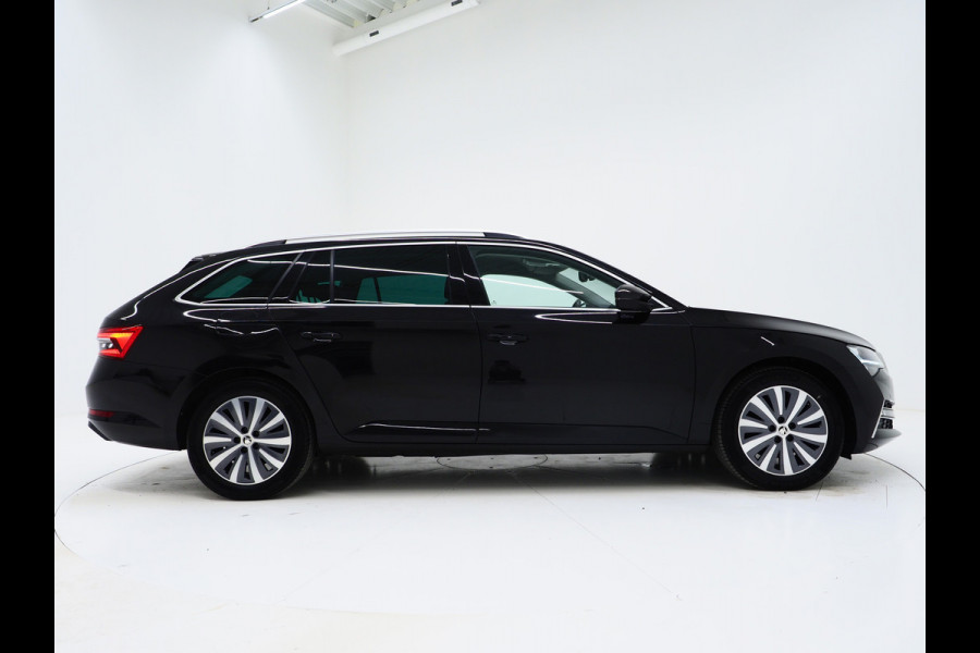 Škoda Superb Combi 1.4 TSI iV Style | Leder | Trekhaak | 360 | Massage | Stoelkoeling | Keyless | Virtual | Sfeerlicht