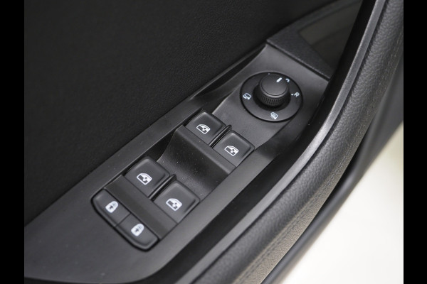 Škoda Superb Combi 1.4 TSI iV Style | Leder | Trekhaak | 360 | Massage | Stoelkoeling | Keyless | Virtual | Sfeerlicht