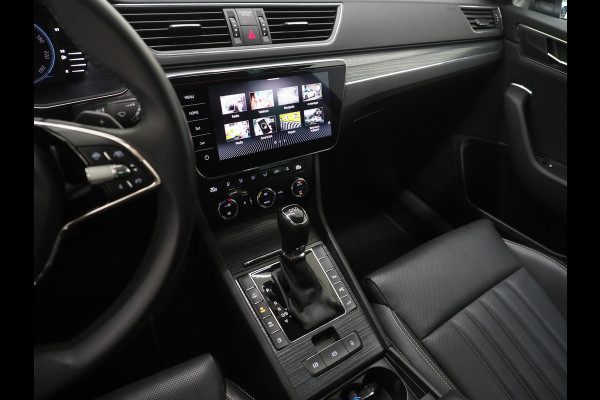 Škoda Superb Combi 1.4 TSI iV Style | Leder | Trekhaak | 360 | Massage | Stoelkoeling | Keyless | Virtual | Sfeerlicht