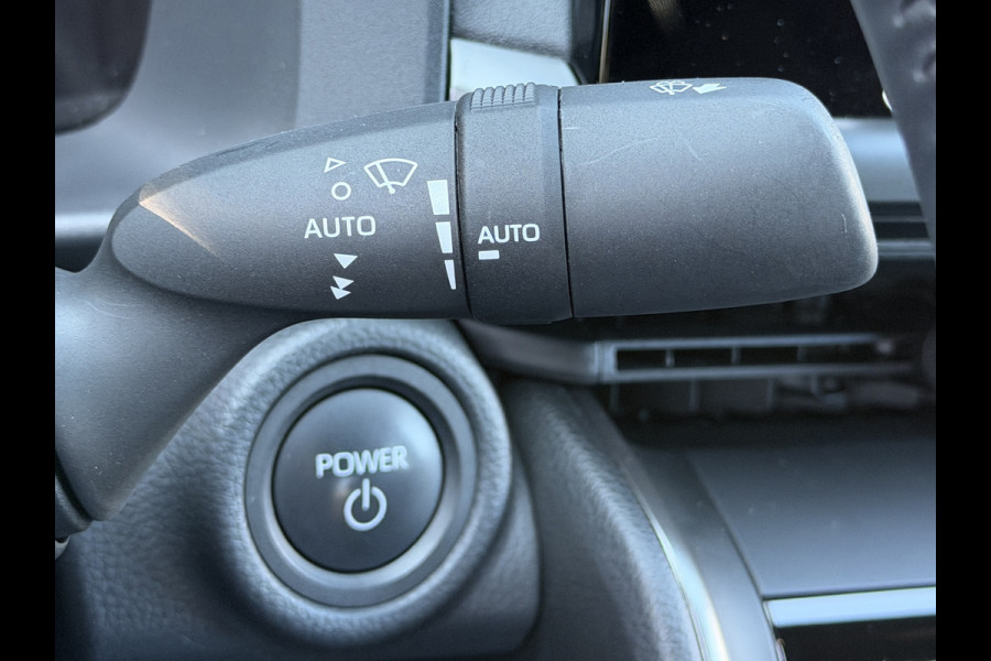 Toyota C-HR 1.8 Hybrid 140 Dynamic | Stuurverwarming | PDC V+A | BSM | 10jr GARANTIE | Rijklaar!!