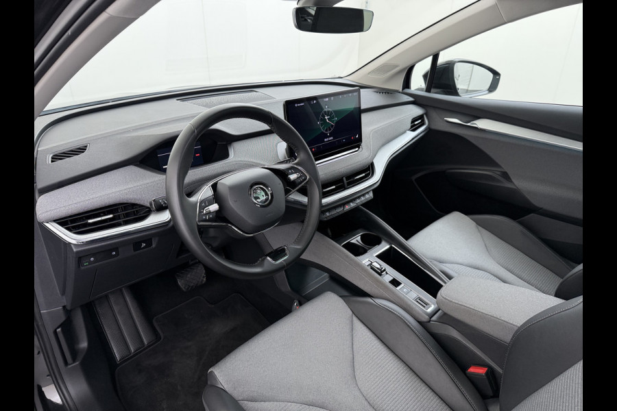Škoda ENYAQ iV 60 SOH 92% Warmtepomp Panoramadak Adap.Cruise 3-Zone Stoelverwarming Keyless advanced Ecc Pdc Android Auto Apple Carplay Privacy Glas Lmv Led Isofix Lane Assist Verkeersbord herkenning 1e Eigenaar Dealeronderhouden Origineel Nederlandse Auto