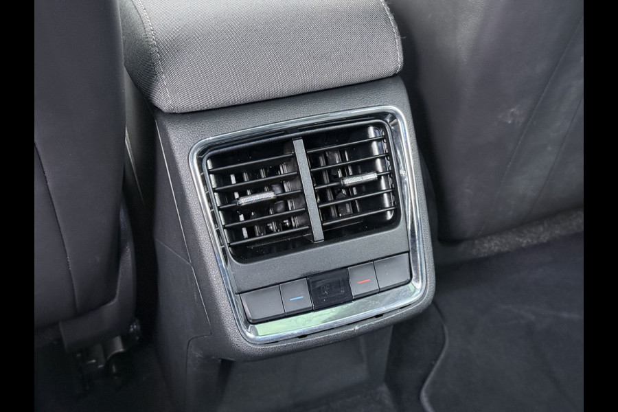 Škoda ENYAQ iV 60 SOH 92% Warmtepomp Panoramadak Adap.Cruise 3-Zone Stoelverwarming Keyless advanced Ecc Pdc Android Auto Apple Carplay Privacy Glas Lmv Led Isofix Lane Assist Verkeersbord herkenning 1e Eigenaar Dealeronderhouden Origineel Nederlandse Auto