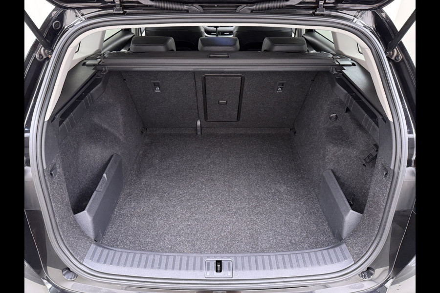 Škoda ENYAQ iV 60 SOH 92% Warmtepomp Panoramadak Adap.Cruise 3-Zone Stoelverwarming Keyless advanced Ecc Pdc Android Auto Apple Carplay Privacy Glas Lmv Led Isofix Lane Assist Verkeersbord herkenning 1e Eigenaar Dealeronderhouden Origineel Nederlandse Auto