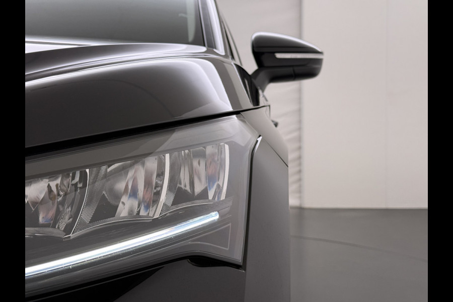Škoda ENYAQ iV 60 SOH 92% Warmtepomp Panoramadak Adap.Cruise 3-Zone Stoelverwarming Keyless advanced Ecc Pdc Android Auto Apple Carplay Privacy Glas Lmv Led Isofix Lane Assist Verkeersbord herkenning 1e Eigenaar Dealeronderhouden Origineel Nederlandse Auto