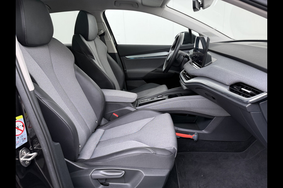 Škoda ENYAQ iV 60 SOH 92% Warmtepomp Panoramadak Adap.Cruise 3-Zone Stoelverwarming Keyless advanced Ecc Pdc Android Auto Apple Carplay Privacy Glas Lmv Led Isofix Lane Assist Verkeersbord herkenning 1e Eigenaar Dealeronderhouden Origineel Nederlandse Auto