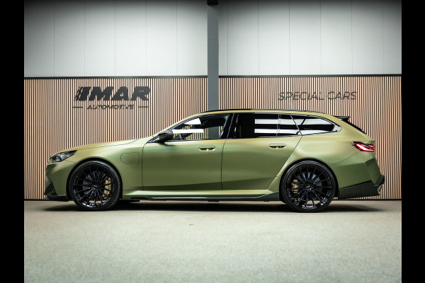 BMW 5 Serie Touring M5 Unieke kleur, Vossen 23/22 inch,Akrapovic, Carbon pack rondom