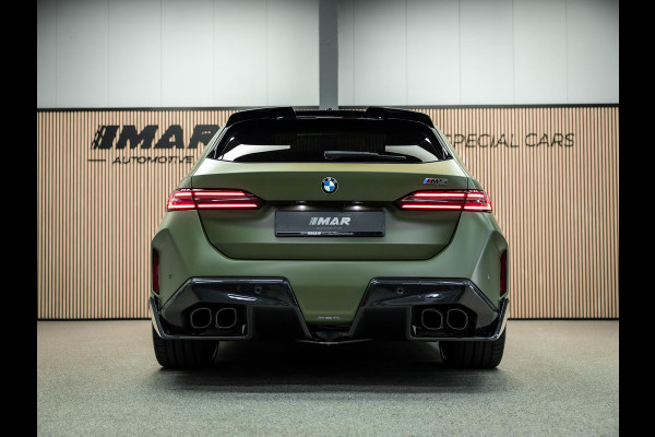 BMW 5 Serie Touring M5 Unieke kleur, Vossen 23/22 inch,Akrapovic, Carbon pack rondom